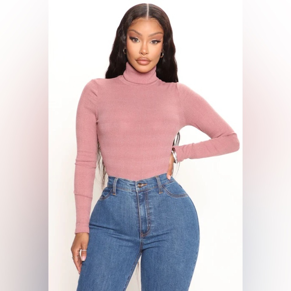 Pink ribbed turtleneck